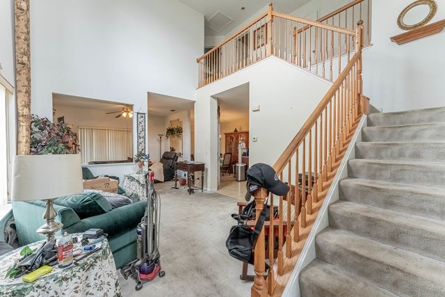 221 Nicole Drive A, South Elgin, IL 60177