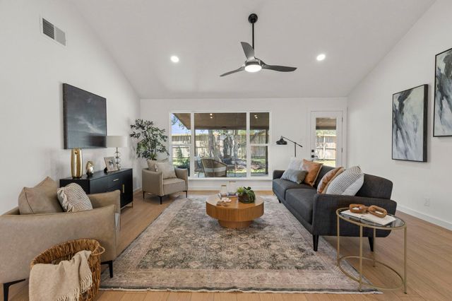 4008 Balcones Woods DR, Austin, TX 78759