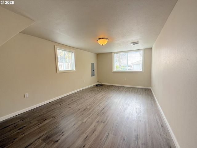 250 44TH St, Springfield, OR 97478