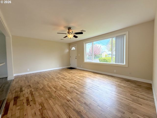 250 44TH St, Springfield, OR 97478