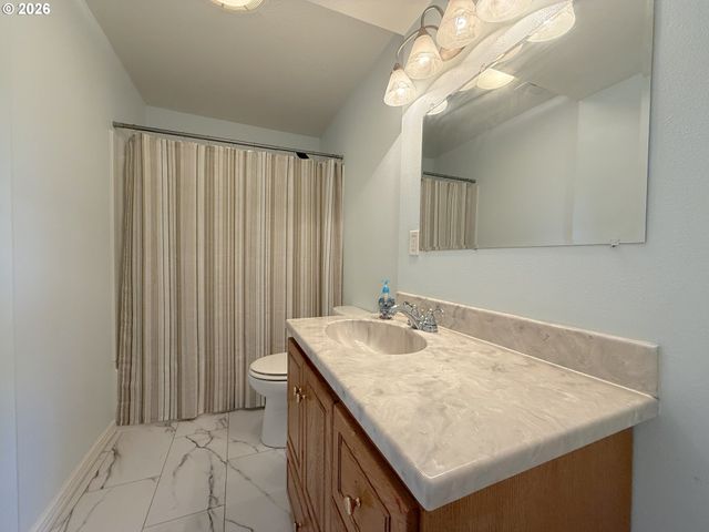 250 44TH St, Springfield, OR 97478