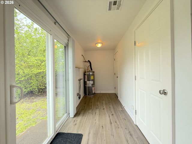 250 44TH St, Springfield, OR 97478