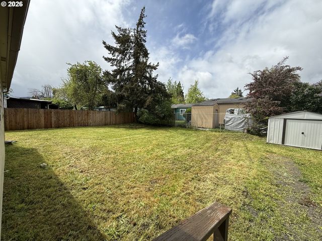 250 44TH St, Springfield, OR 97478