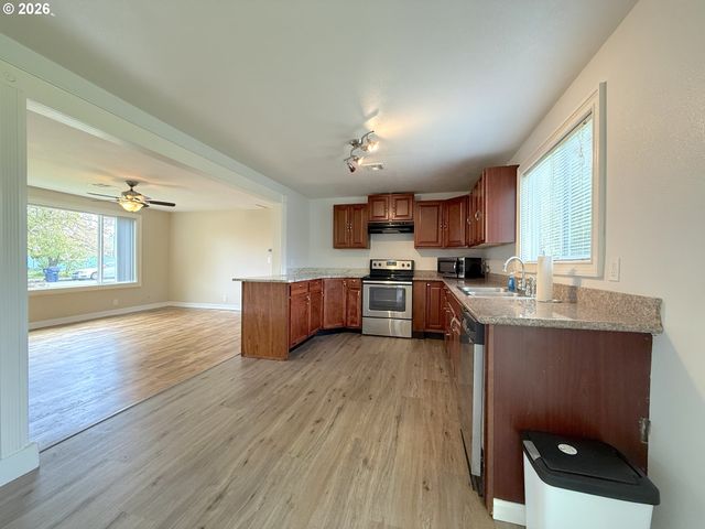 250 44TH St, Springfield, OR 97478