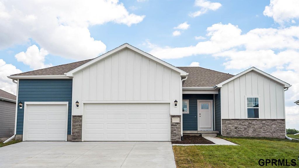 20554 Westridge Drive, Gretna, NE 68028