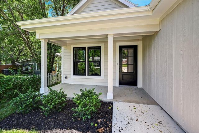 19 E 78th Terrace, Kansas City, MO 64114