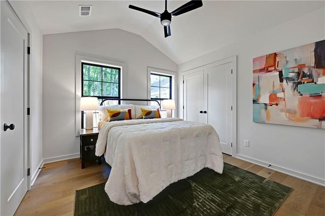 19 E 78th Terrace, Kansas City, MO 64114