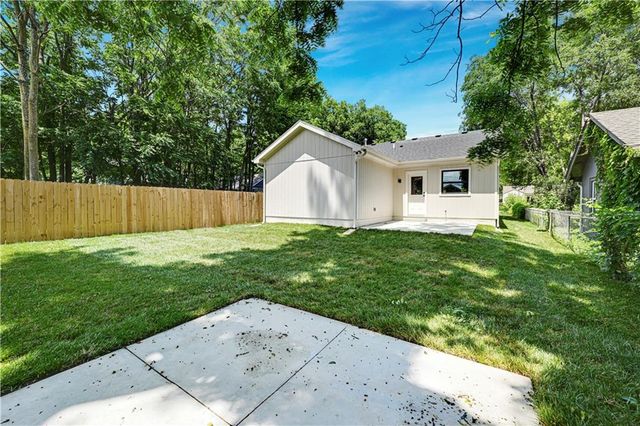 19 E 78th Terrace, Kansas City, MO 64114