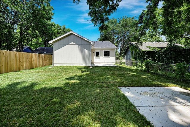 19 E 78th Terrace, Kansas City, MO 64114