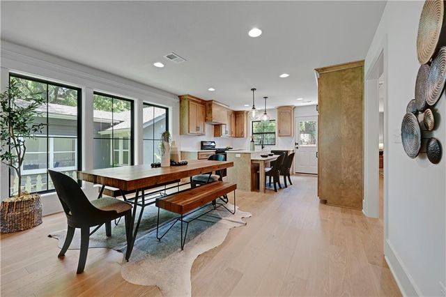 19 E 78th Terrace, Kansas City, MO 64114