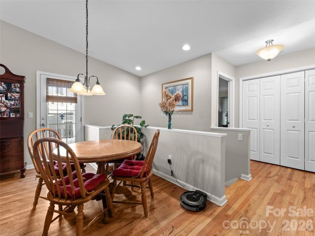 40 Spring Village Lane, Hendersonville, NC 28739