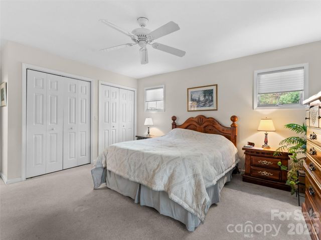 40 Spring Village Lane, Hendersonville, NC 28739