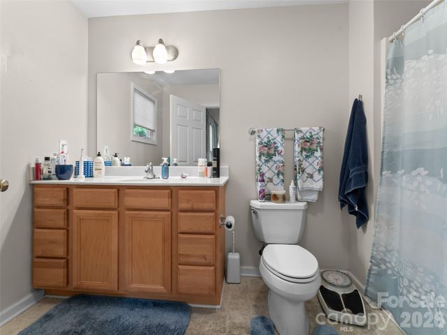 40 Spring Village Lane, Hendersonville, NC 28739