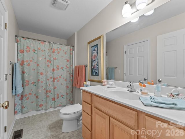 40 Spring Village Lane, Hendersonville, NC 28739