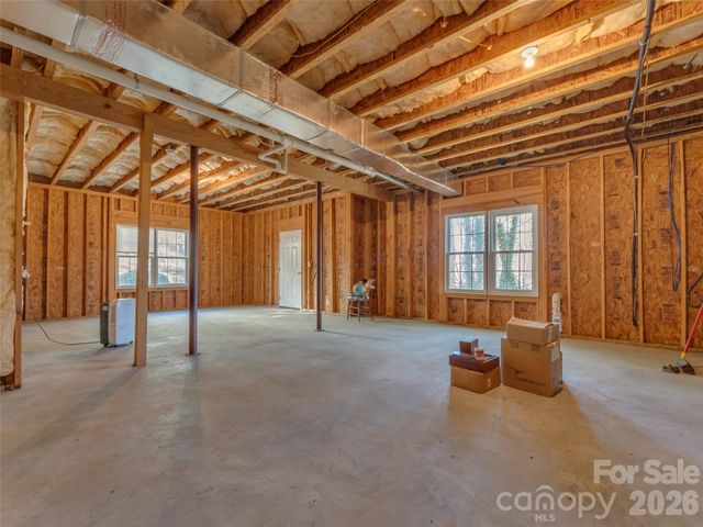 40 Spring Village Lane, Hendersonville, NC 28739