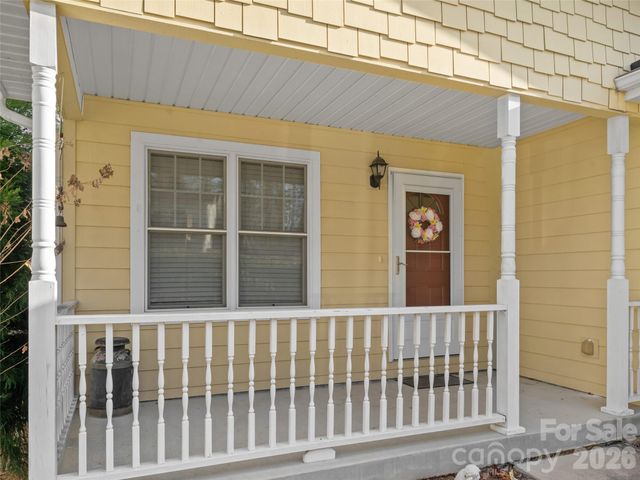 40 Spring Village Lane, Hendersonville, NC 28739