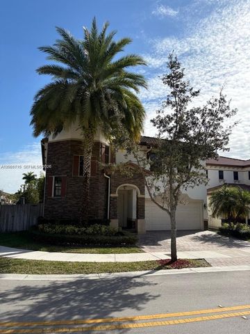 8925 NW 99th Ct, Doral, FL 33178