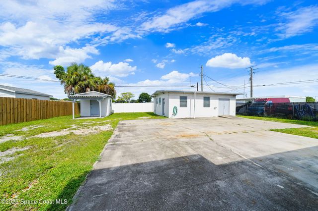 2583 Victoria Drive NE, Palm Bay, FL 32905