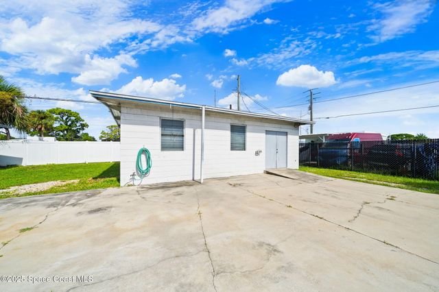 2583 Victoria Drive NE, Palm Bay, FL 32905