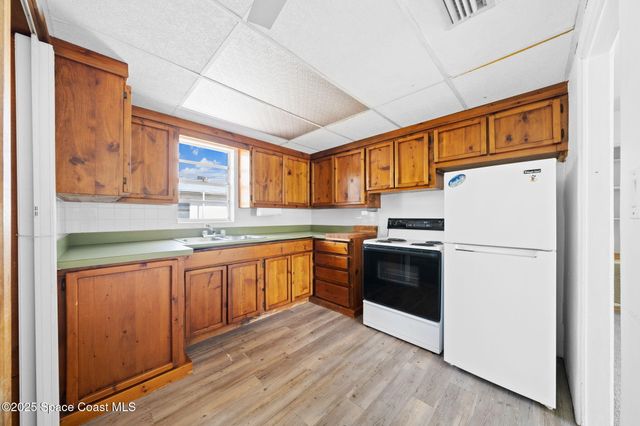 2583 Victoria Drive NE, Palm Bay, FL 32905