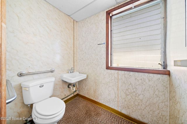 2583 Victoria Drive NE, Palm Bay, FL 32905