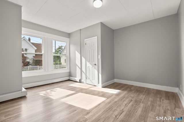 30 North Walnut Street, Waterbury, CT 06704