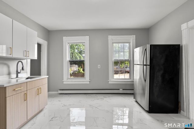 30 North Walnut Street, Waterbury, CT 06704