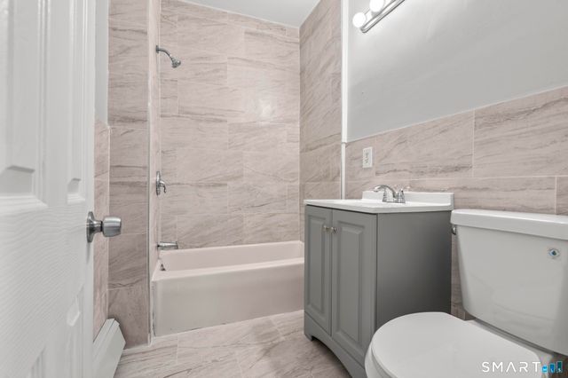 30 North Walnut Street, Waterbury, CT 06704