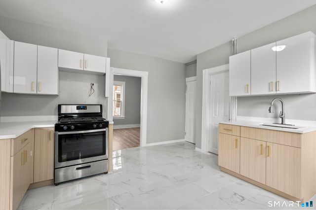 30 North Walnut Street, Waterbury, CT 06704