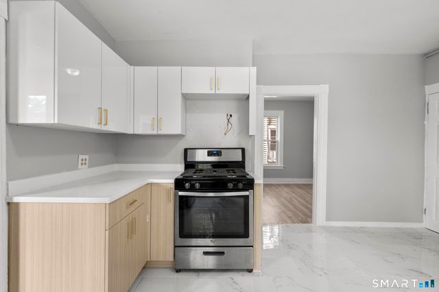 30 North Walnut Street, Waterbury, CT 06704