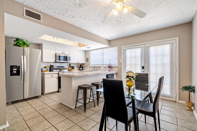14 W Townhouse Lane 34, Grand Prairie, TX 75052