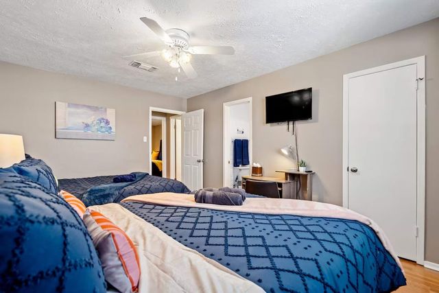 14 W Townhouse Lane 34, Grand Prairie, TX 75052