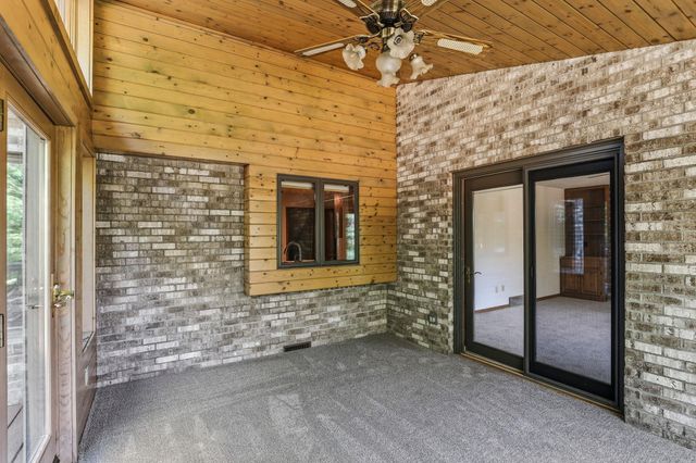2133 Trumble Court, Chaska, MN 55318