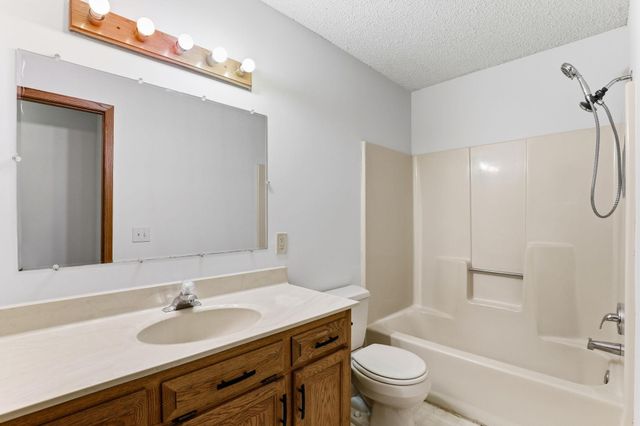 2133 Trumble Court, Chaska, MN 55318