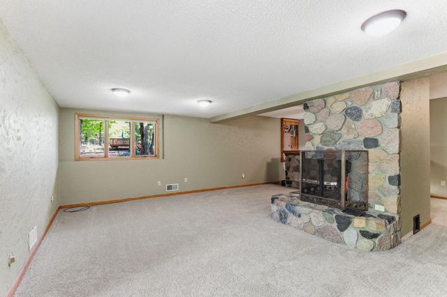 2133 Trumble Court, Chaska, MN 55318