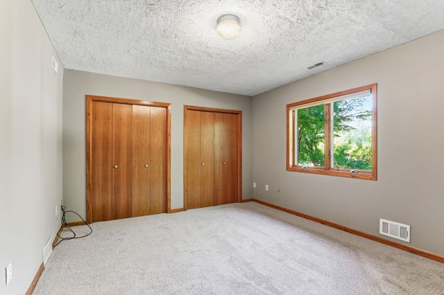 2133 Trumble Court, Chaska, MN 55318