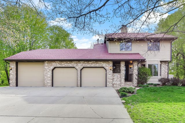 2133 Trumble Court, Chaska, MN 55318