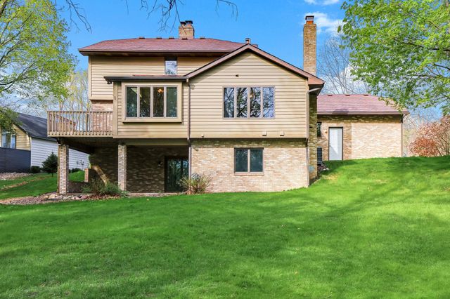 2133 Trumble Court, Chaska, MN 55318