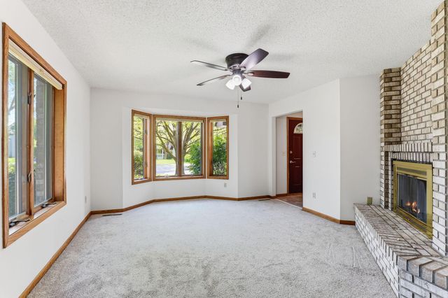 2133 Trumble Court, Chaska, MN 55318