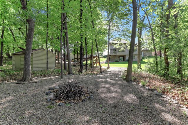 2133 Trumble Court, Chaska, MN 55318