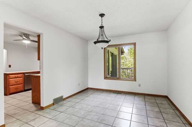 2133 Trumble Court, Chaska, MN 55318