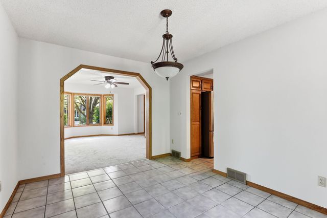 2133 Trumble Court, Chaska, MN 55318