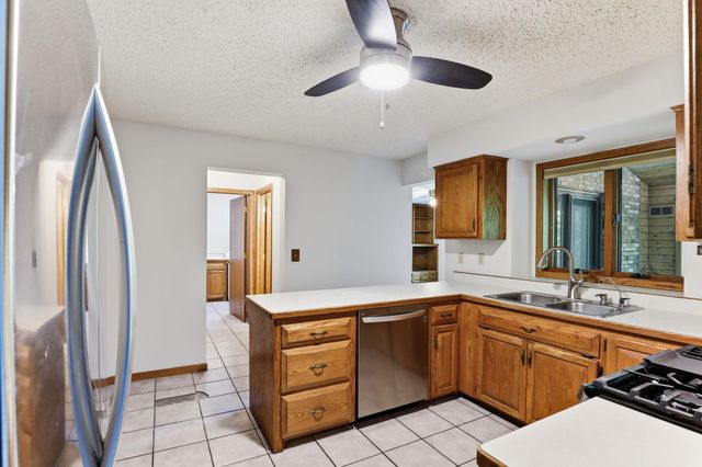 2133 Trumble Court, Chaska, MN 55318