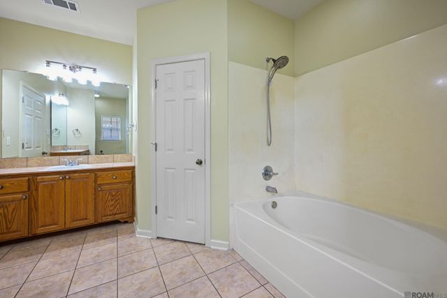 40403 Cross Creek Ave, Gonzales, LA 70737