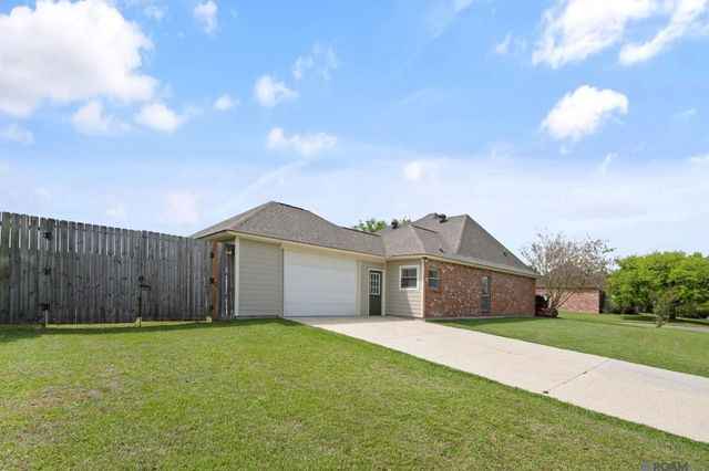 40403 Cross Creek Ave, Gonzales, LA 70737