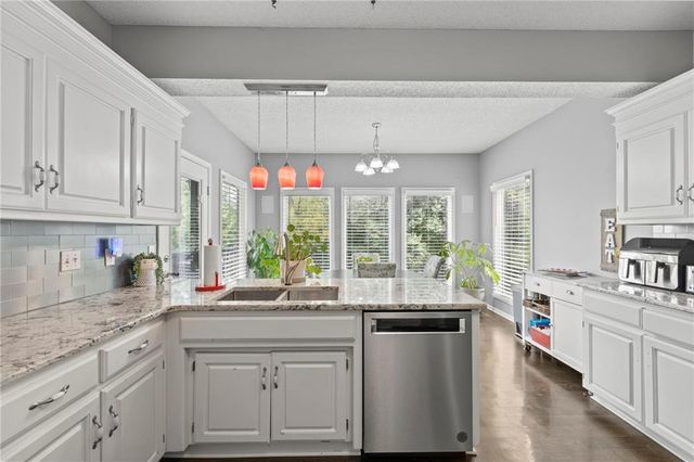 15915 S Avalon Street, Olathe, KS 66062