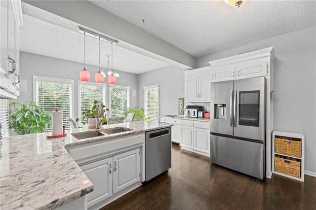 15915 S Avalon Street, Olathe, KS 66062