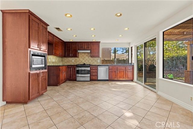24562 Via Tonada, Lake Forest (el Toro), CA 92630