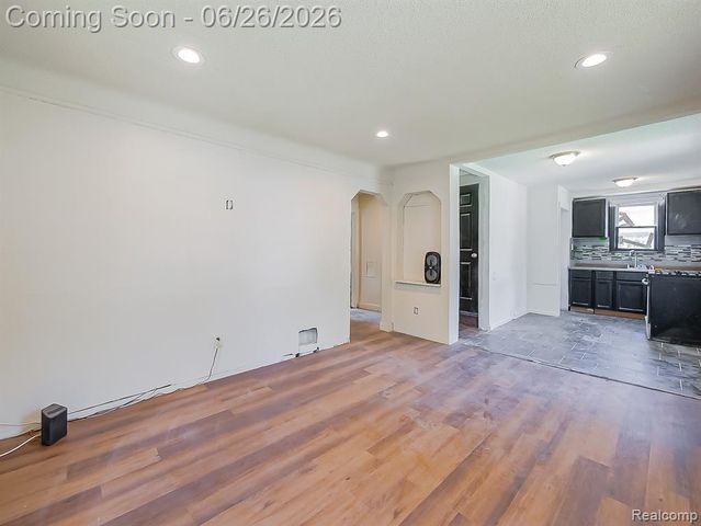 16200 Chatham Street, Detroit, MI 48219