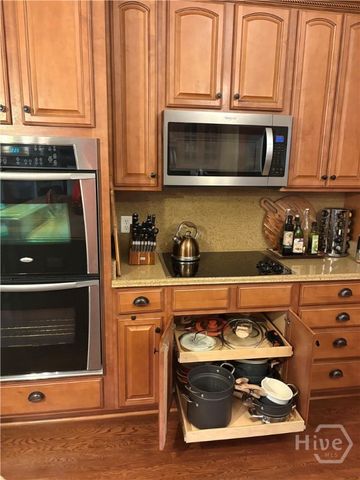 100 Cumberland Way, Savannah, GA 31407